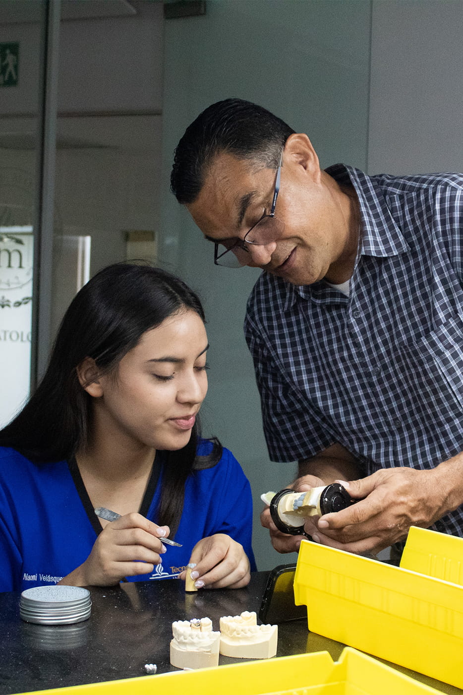 Primer imagen de TECNOLOGÍA DENTAL