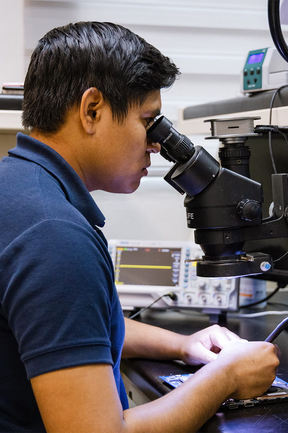 Cuarta imagen de INGENIERÍA EN ELECTRÓNICA Y TELECOMUNICACIONES