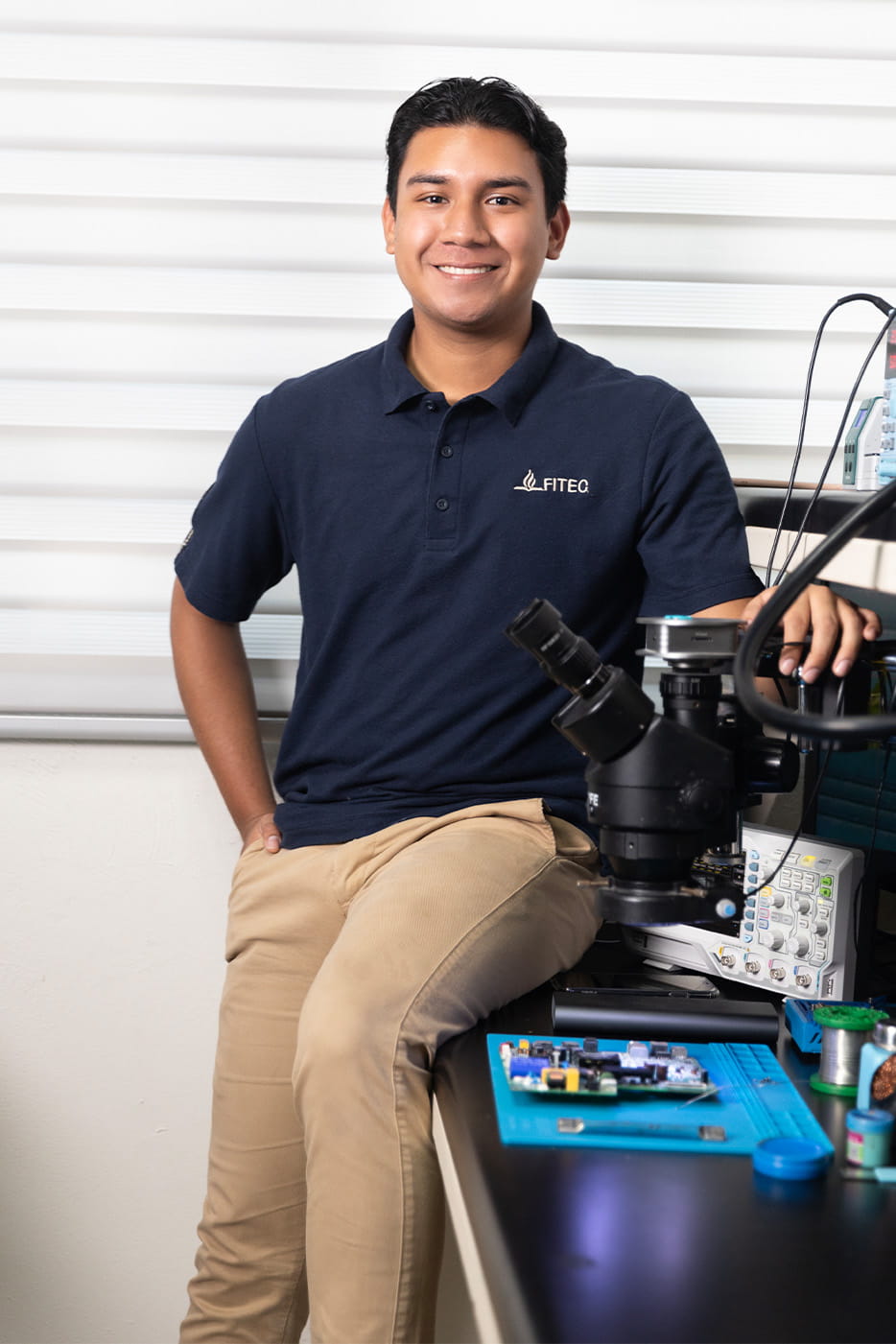 Primer imagen de INGENIERÍA EN ELECTRÓNICA Y TELECOMUNICACIONES